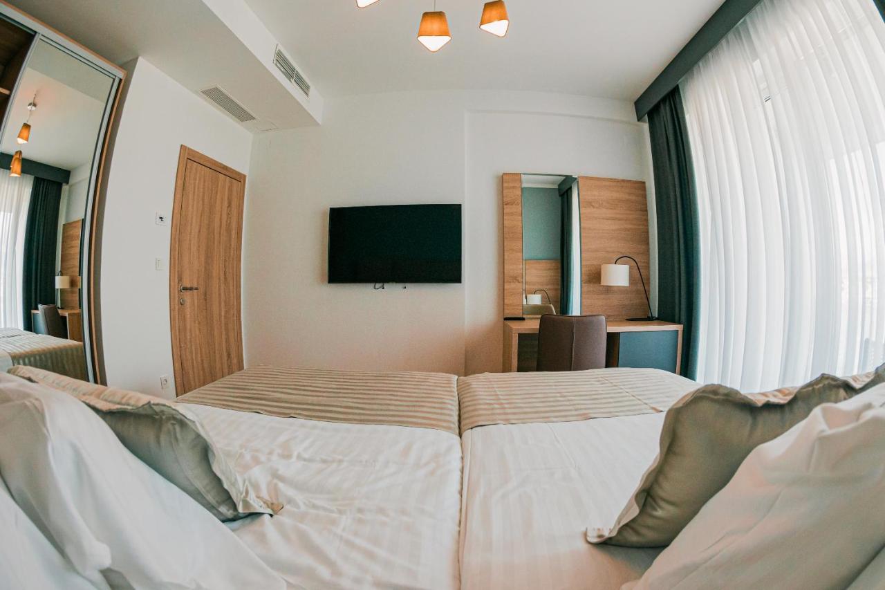 Kaneo Beach Hotel Novalja Dış mekan fotoğraf