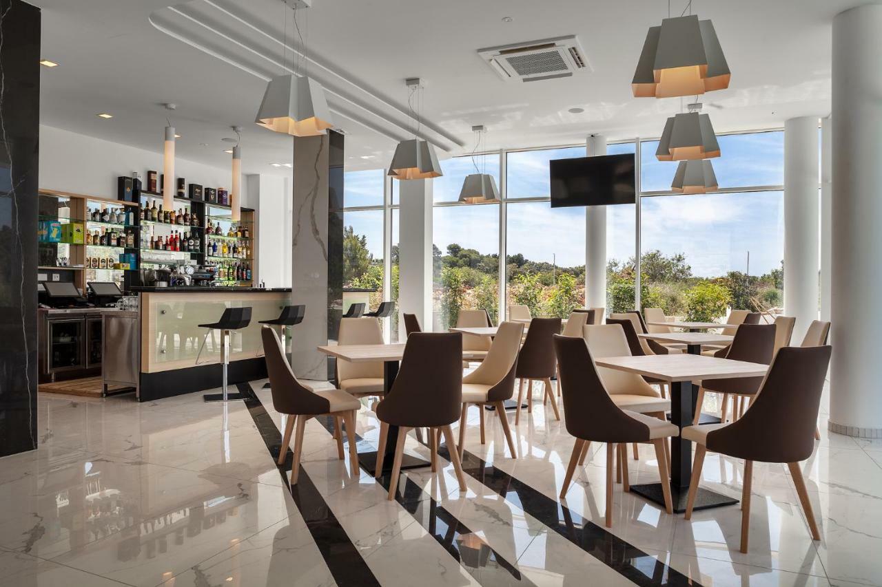 Kaneo Beach Hotel Novalja Dış mekan fotoğraf
